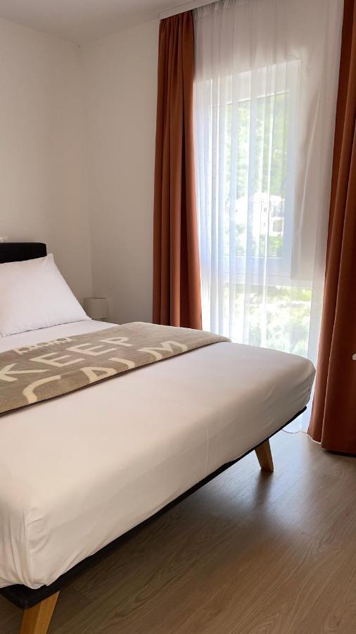 Evita Apartment Prožura