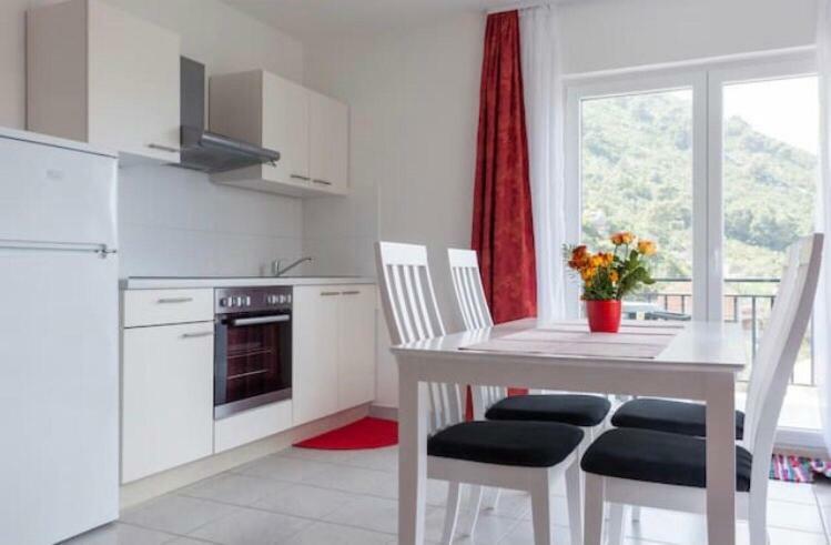 Evita Apartment Prožura